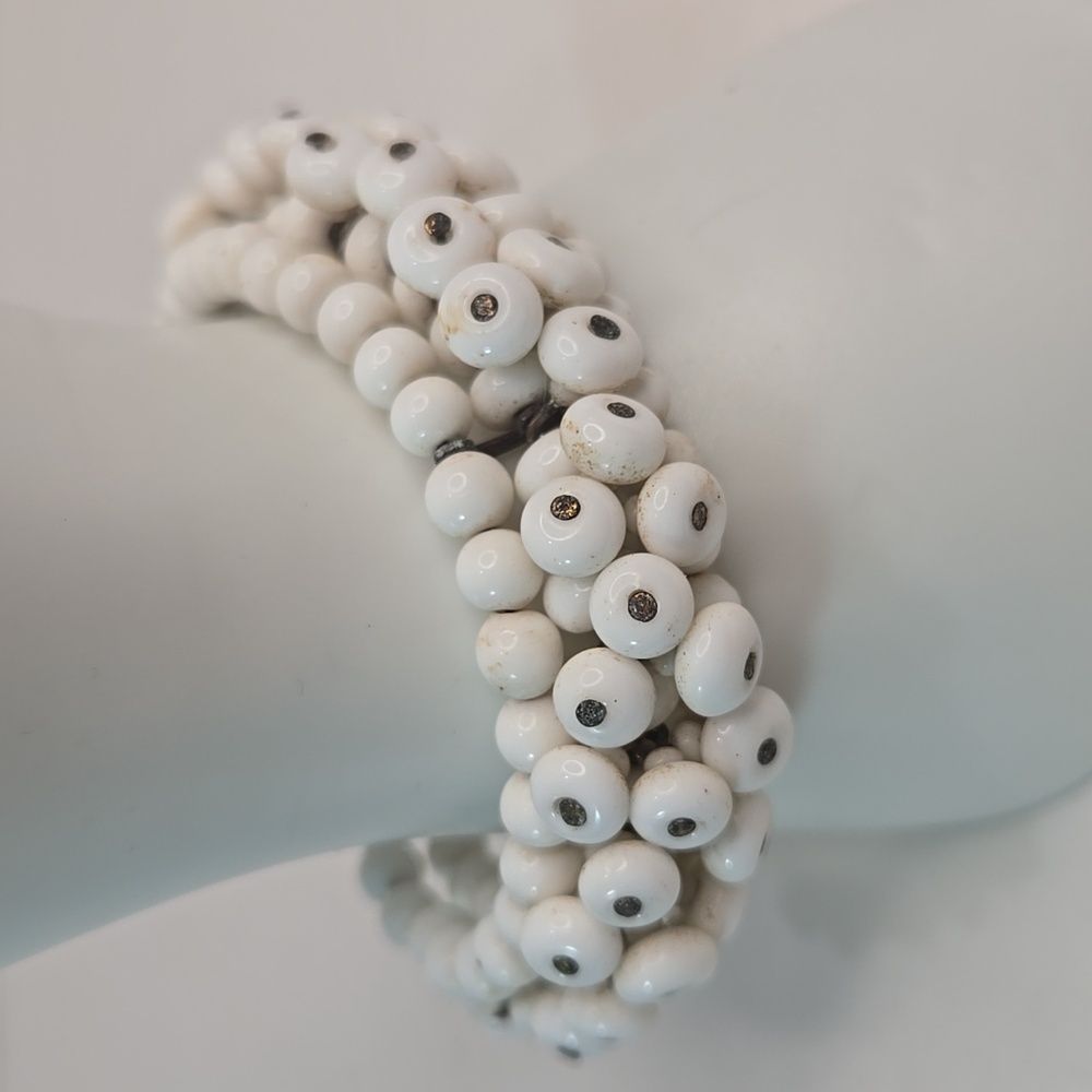 Vintage Retro MCM White Milkglass Wired Beaded Wrap Cuff Bracelet Cha Cha - Picture 3 of 10